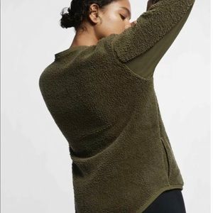 NEW Sz MED Women’s Nike Long Sleeve Sherpa Tr